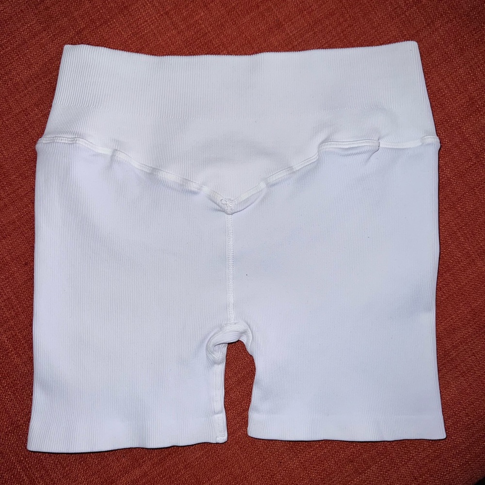 Short bombshell never ever used color white